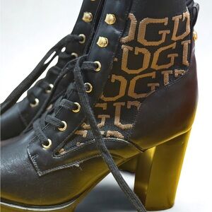 Woman's Guess Chunky heel boots size 10